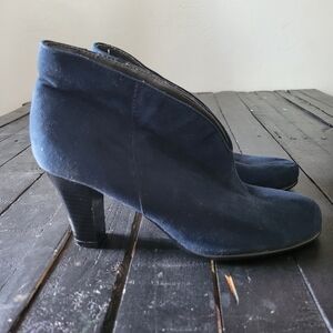 Aerosoles Winterstrole Women's 7 Navy Blue Suede Ankle Booties Boots
